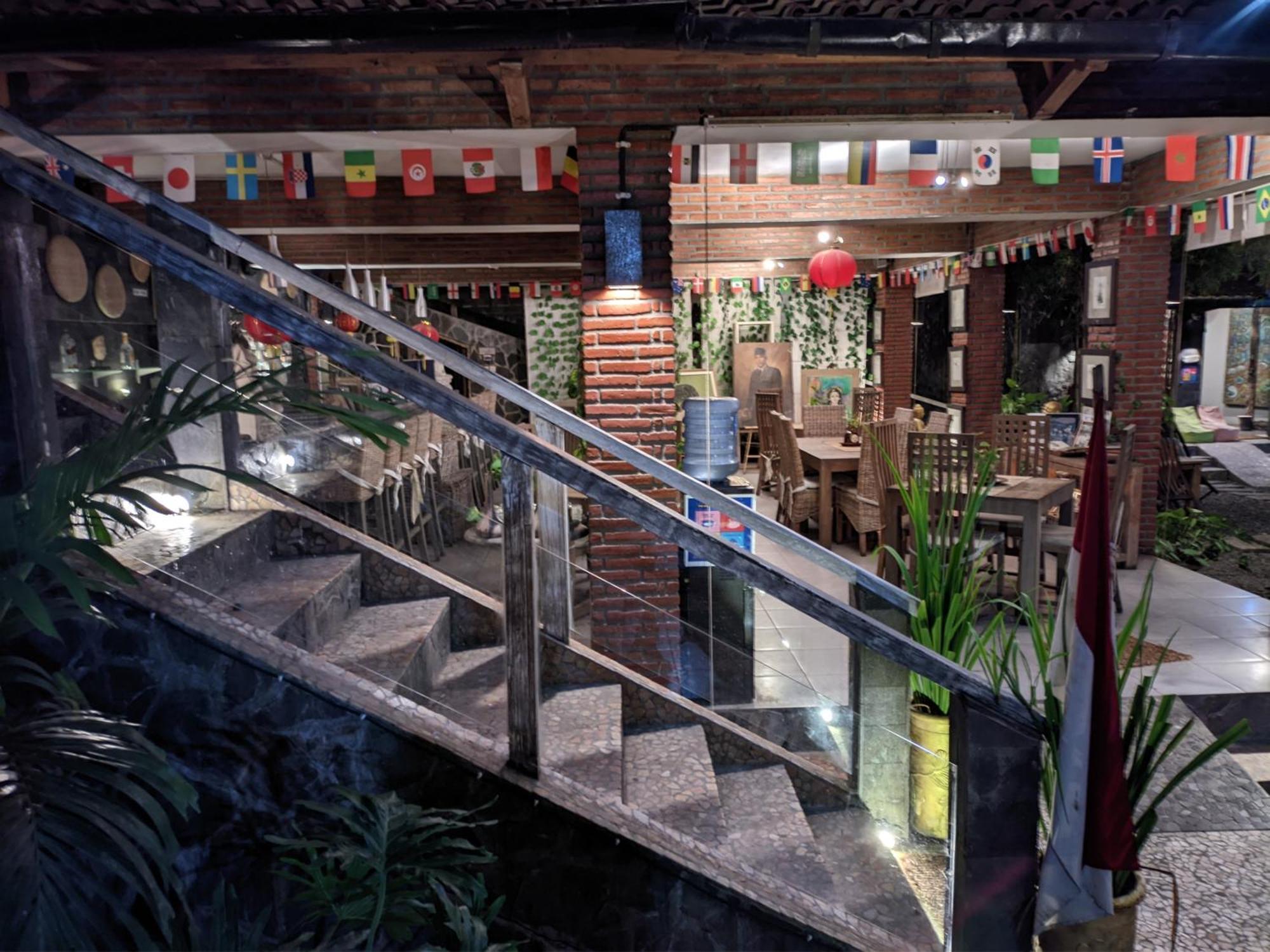 Astuti Gallery Homestay Γιογκιακάρτα Εξωτερικό φωτογραφία