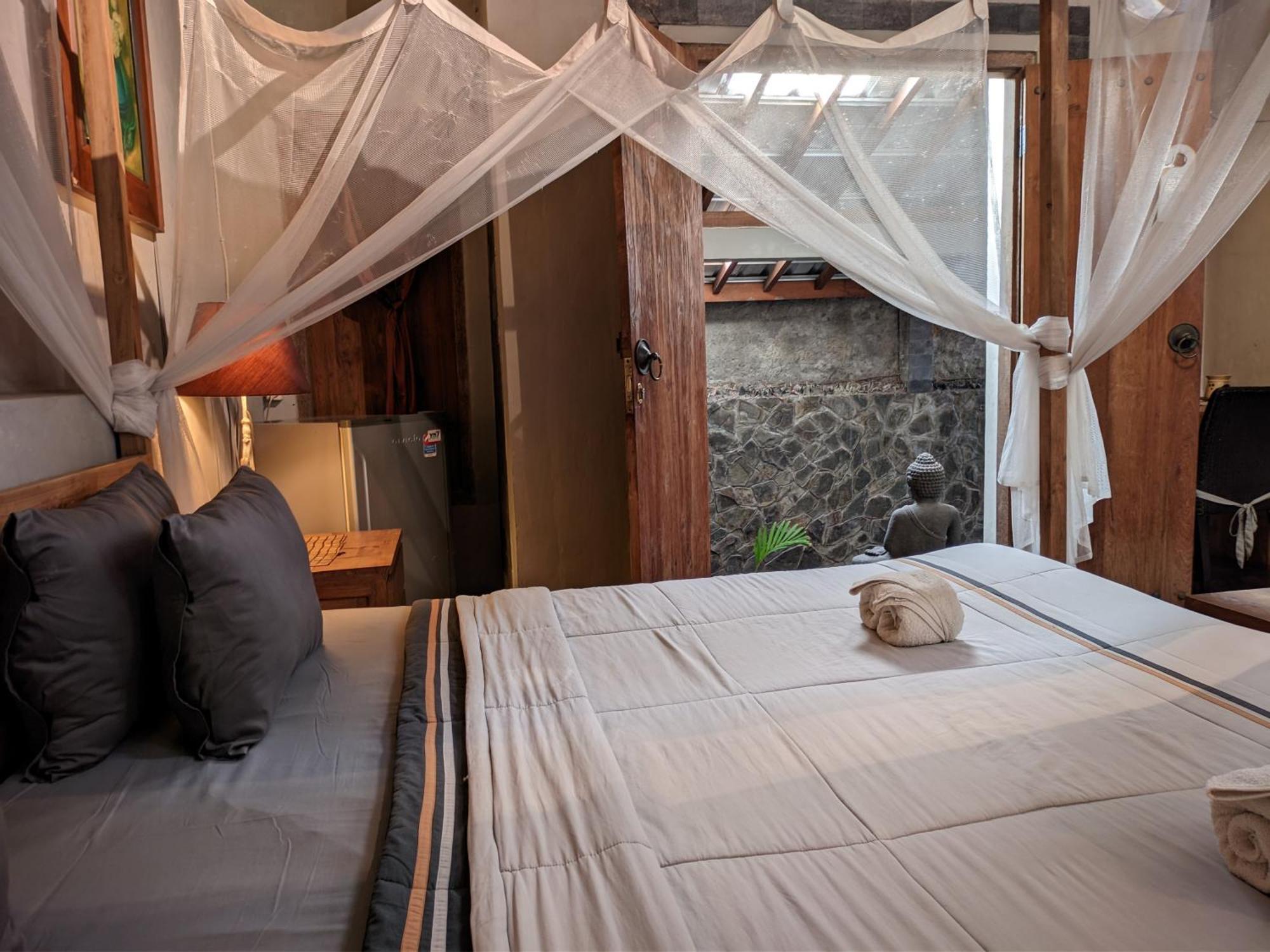Astuti Gallery Homestay Γιογκιακάρτα Εξωτερικό φωτογραφία