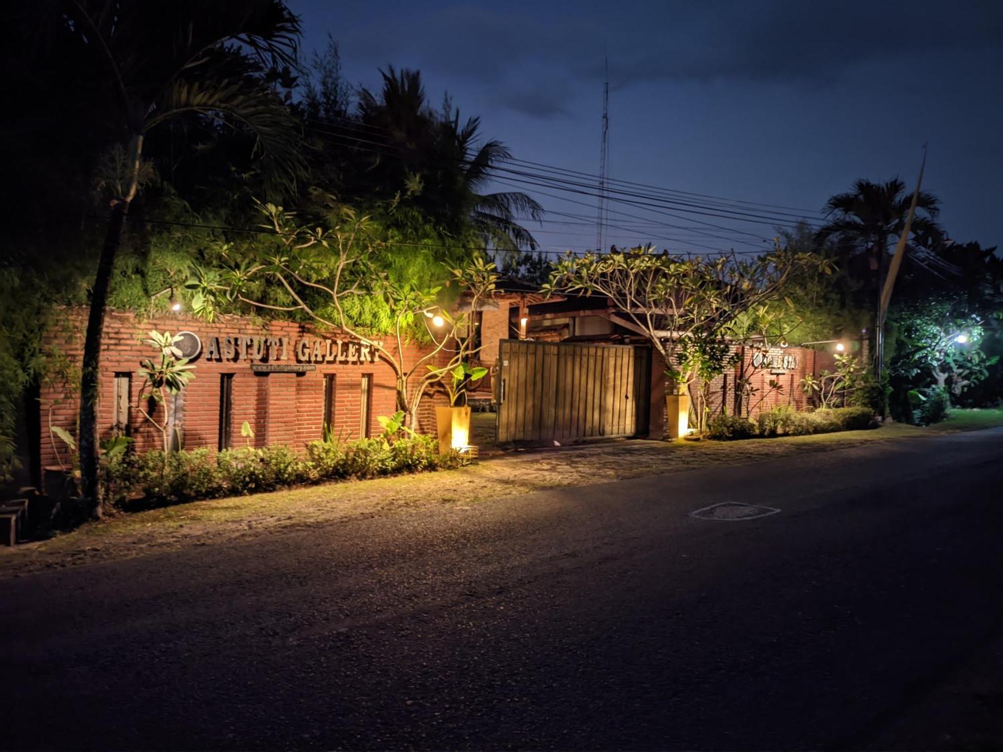 Astuti Gallery Homestay Γιογκιακάρτα Εξωτερικό φωτογραφία