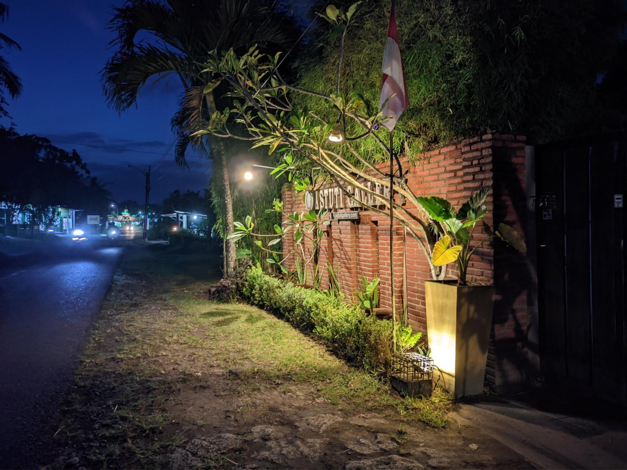 Astuti Gallery Homestay Γιογκιακάρτα Εξωτερικό φωτογραφία