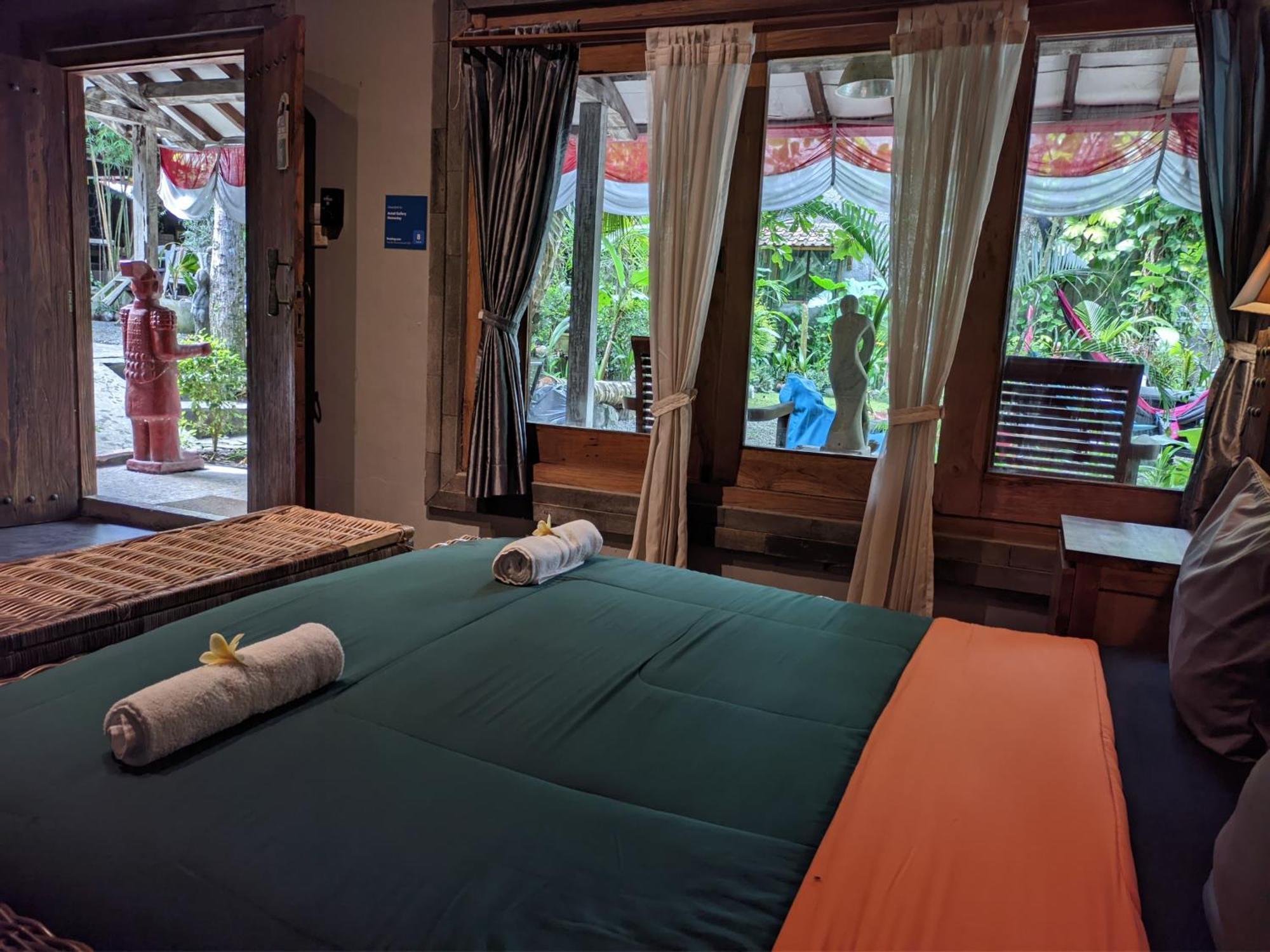 Astuti Gallery Homestay Γιογκιακάρτα Εξωτερικό φωτογραφία